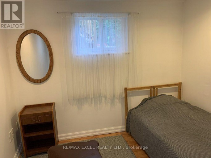 54 GREEN BUSH ROAD, Toronto (Newtonbrook West), Ontario, M2M1P3