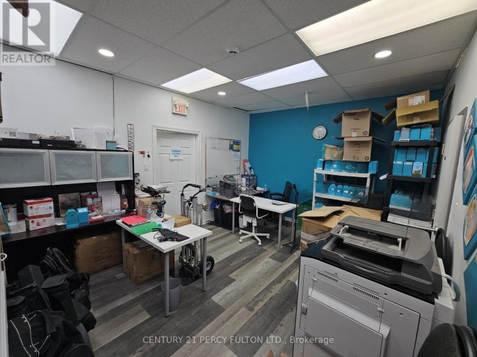 6 LEVENDALE ROAD, Richmond Hill (Mill Pond), Ontario, L4C4H2