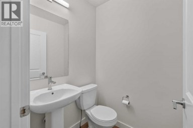 8554 19 Avenue SE Calgary Alberta photo 30