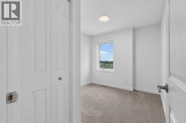 8554 19 Avenue SE Calgary Alberta photo 34