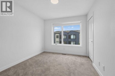 8554 19 Avenue SE Calgary Alberta photo 40