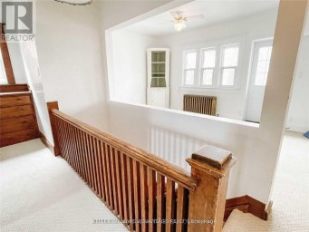 #UPPER - 98 WOODYCREST AVENUE Toronto (Danforth Village-East York) Ontario photo 5