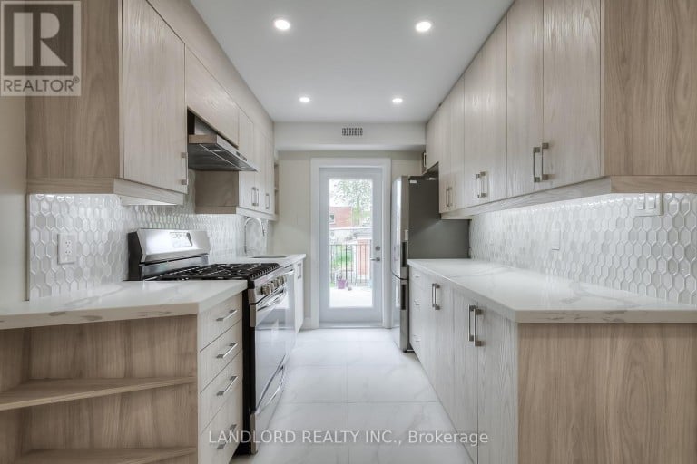 MAIN - 36 YORE ROAD, Toronto (Beechborough-Greenbrook), Ontario, M6M1W5