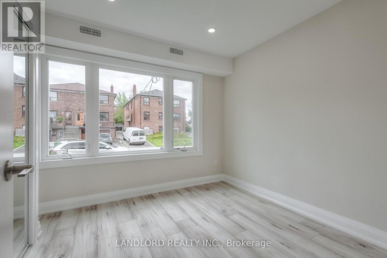 MAIN - 36 YORE ROAD, Toronto (Beechborough-Greenbrook), Ontario, M6M1W5