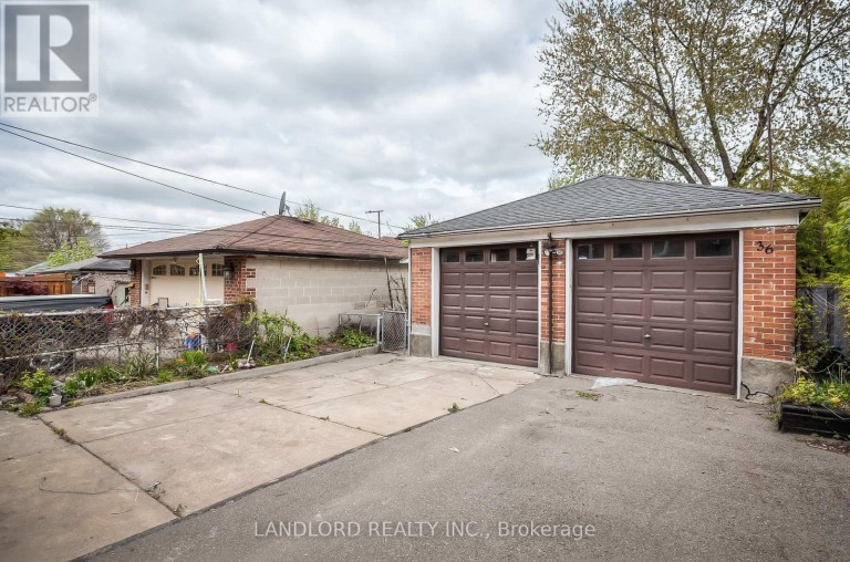 MAIN - 36 YORE ROAD, Toronto (Beechborough-Greenbrook), Ontario, M6M1W5