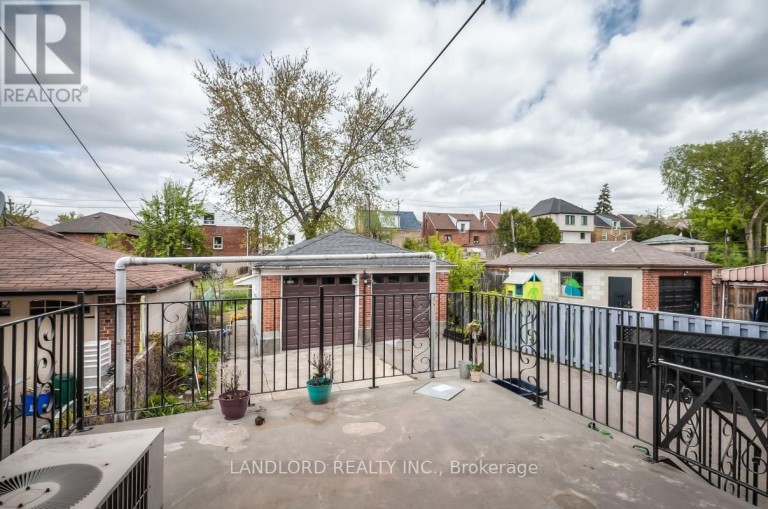 MAIN - 36 YORE ROAD, Toronto (Beechborough-Greenbrook), Ontario, M6M1W5