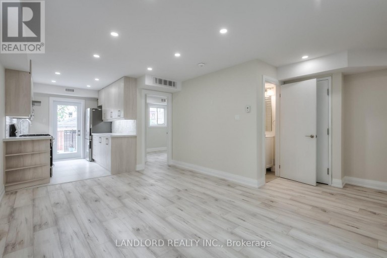 MAIN - 36 YORE ROAD, Toronto (Beechborough-Greenbrook), Ontario, M6M1W5