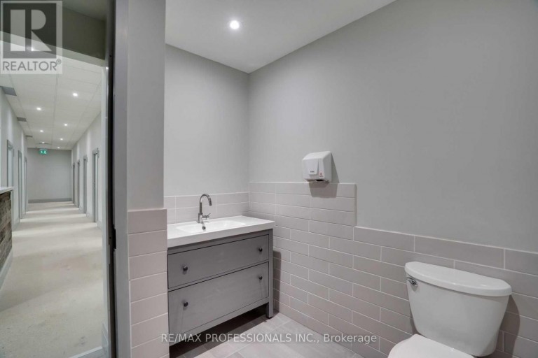 107 - 523 THE QUEENSWAY WAY, Toronto (Stonegate-Queensway), Ontario, M8Y1J7