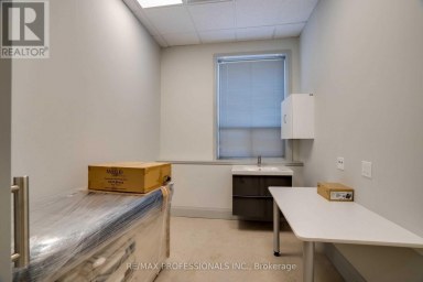 107 - 523 THE QUEENSWAY WAY Toronto (Stonegate-Queensway) Ontario photo 16