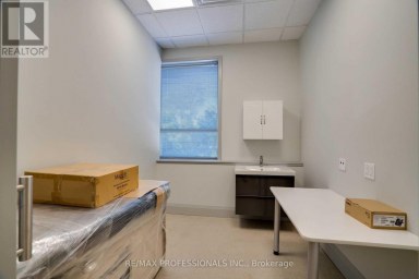 107 - 523 THE QUEENSWAY WAY Toronto (Stonegate-Queensway) Ontario photo 17