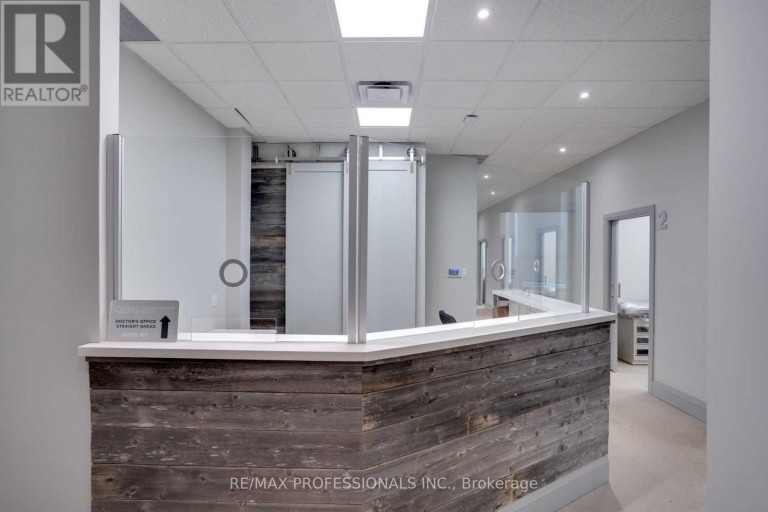107 - 523 THE QUEENSWAY WAY, Toronto (Stonegate-Queensway), Ontario, M8Y1J7