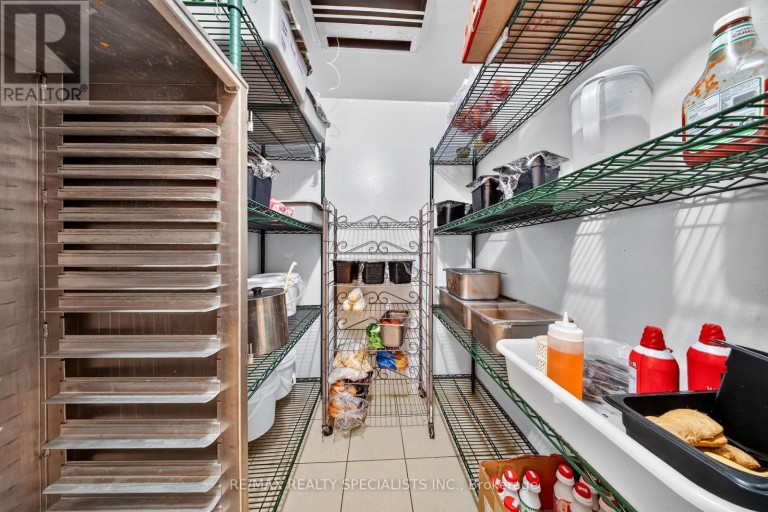 3 - 2930 ISLINGTON AVENUE, Toronto (Humber Summit), Ontario, M9L2K5