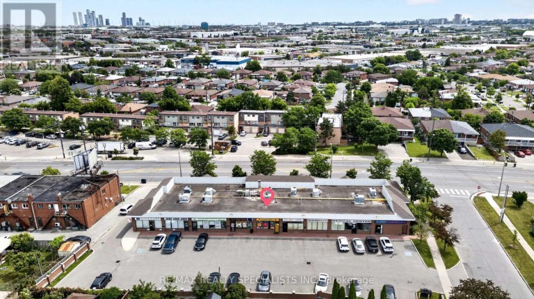 3 - 2930 ISLINGTON AVENUE, Toronto (Humber Summit), Ontario, M9L2K5