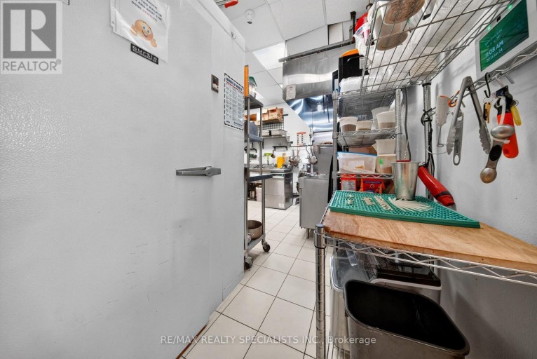 3 - 2930 ISLINGTON AVENUE, Toronto (Humber Summit), Ontario, M9L2K5