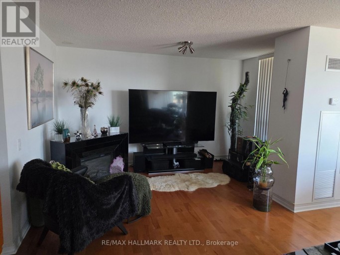 611 - 9017 LESLIE STREET, Richmond Hill (Beaver Creek Business Park), Ontario, L4B4R8