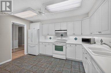 1208 - 2175 MARINE DRIVE Oakville (BR Bronte) Ontario photo 10