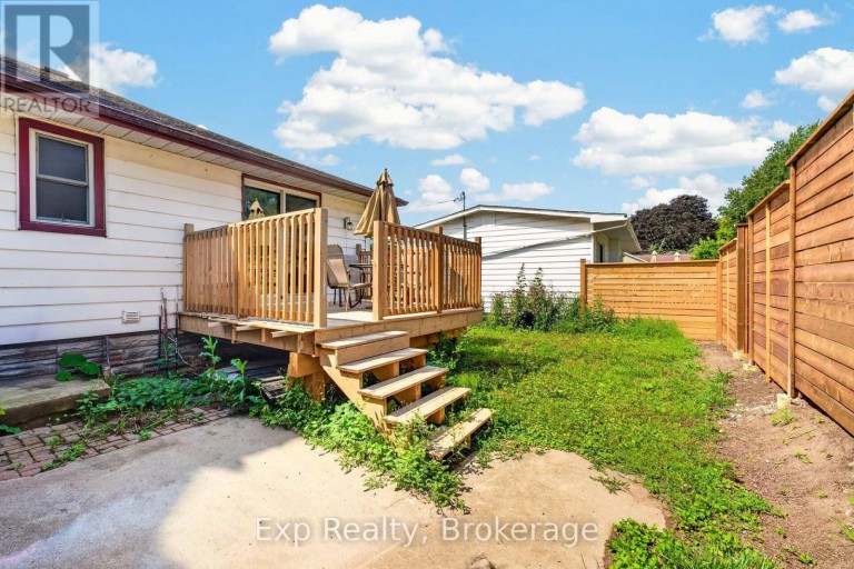 15 REDDEN STREET, Kingston (City SouthWest), Ontario, K7M4K9