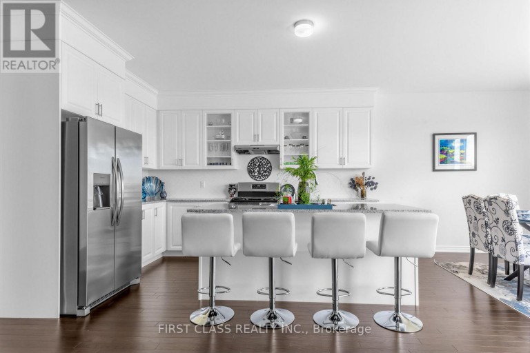 15 ABBEY CRESCENT, Barrie, Ontario, L9J0W9