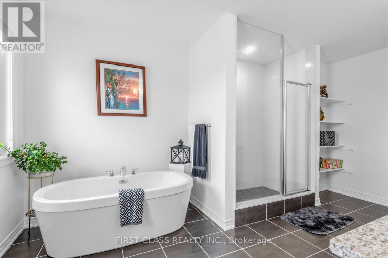 15 ABBEY CRESCENT, Barrie, Ontario, L9J0W9
