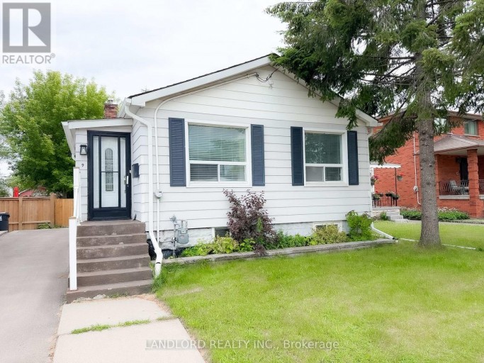 MAIN - 9 ALBRIGHT AVENUE, Toronto (Alderwood), Ontario, M8W1W9