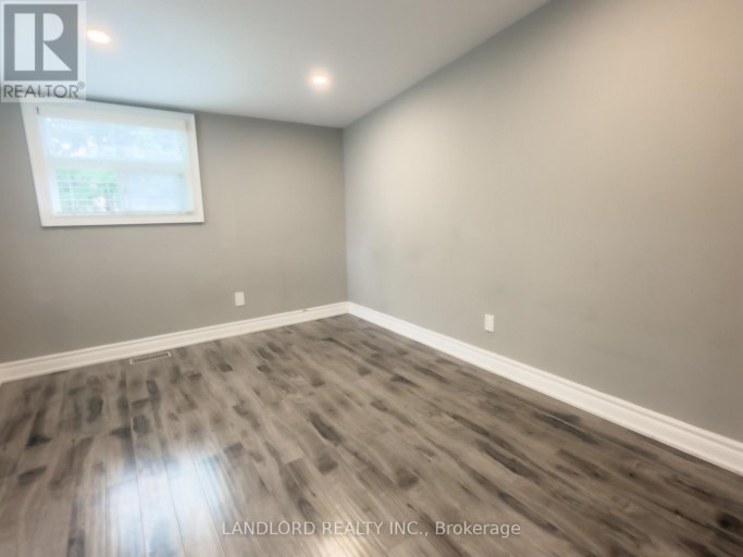 MAIN - 9 ALBRIGHT AVENUE, Toronto (Alderwood), Ontario, M8W1W9