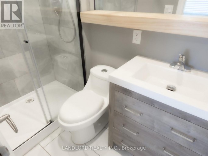 MAIN - 9 ALBRIGHT AVENUE, Toronto (Alderwood), Ontario, M8W1W9