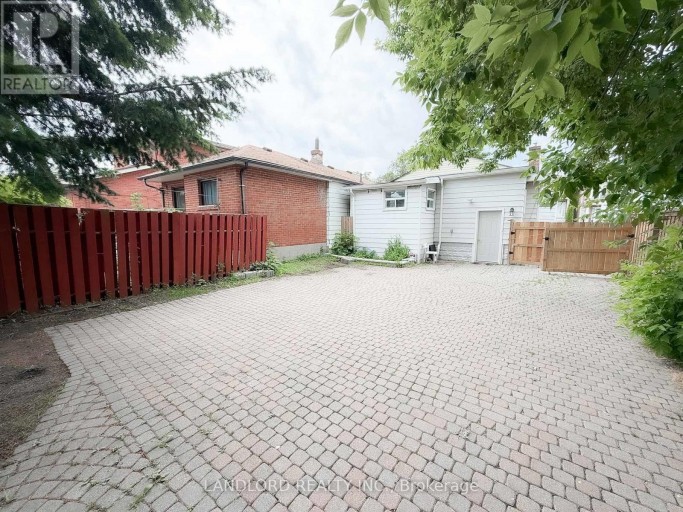 MAIN - 9 ALBRIGHT AVENUE, Toronto (Alderwood), Ontario, M8W1W9