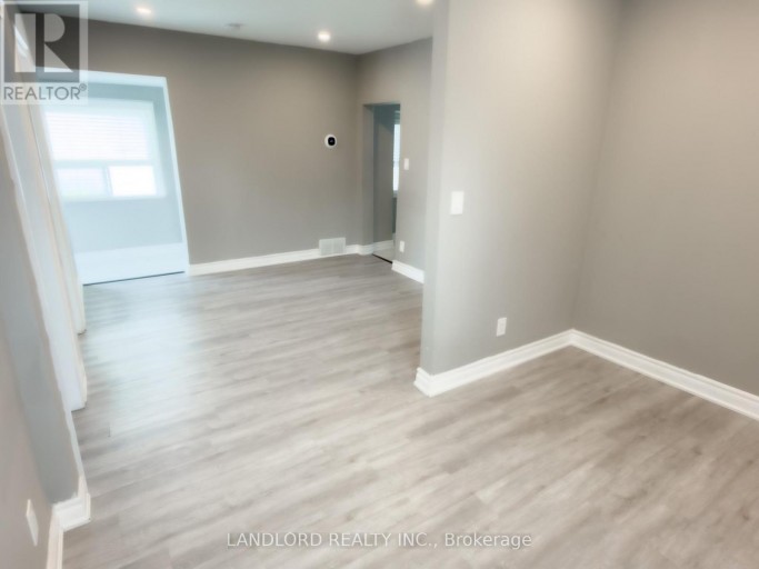 MAIN - 9 ALBRIGHT AVENUE, Toronto (Alderwood), Ontario, M8W1W9