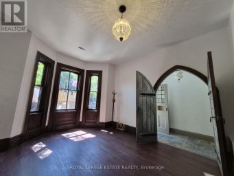 561 PARLIAMENT STREET Toronto (Cabbagetown-South St. James Town) Ontario photo 3