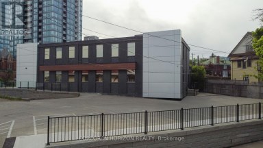 618 KING STREET Kitchener Ontario photo 3