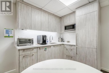 CUBICLE 4 - 347 JANE STREET Toronto (Runnymede-Bloor West Village) Ontario photo 11