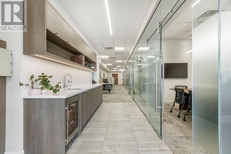 CUBICLE 4 - 347 JANE STREET, Toronto (Runnymede-Bloor West Village), Ontario, M6S3Z3