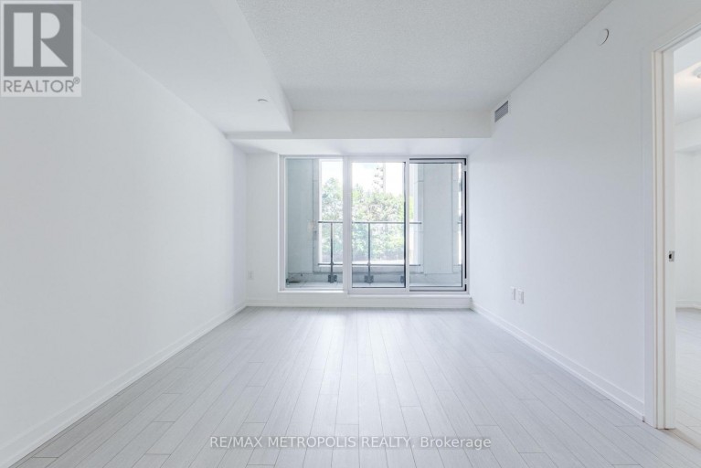 209 - 4010 EGLINTON AVENUE, Toronto (Humber Heights), Ontario, M9A0G5