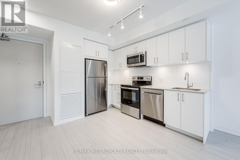 209 - 4010 EGLINTON AVENUE, Toronto (Humber Heights), Ontario, M9A0G5