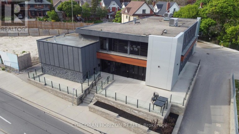 618 KING STREET, Kitchener, Ontario, N2G1C8