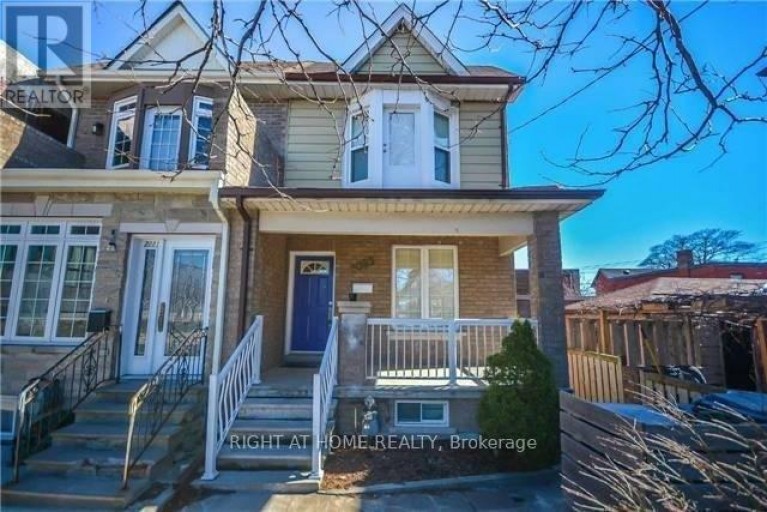 UPPER - 2083 DAVENPORT ROAD, Toronto (Weston-Pellam Park), Ontario, M6N1C9