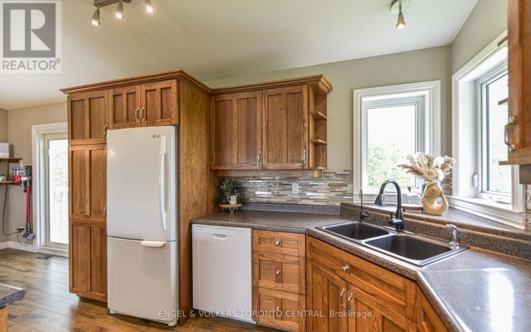 3516 KIRKFIELD ROAD, Kawartha Lakes (Carden), Ontario, L0K1W0