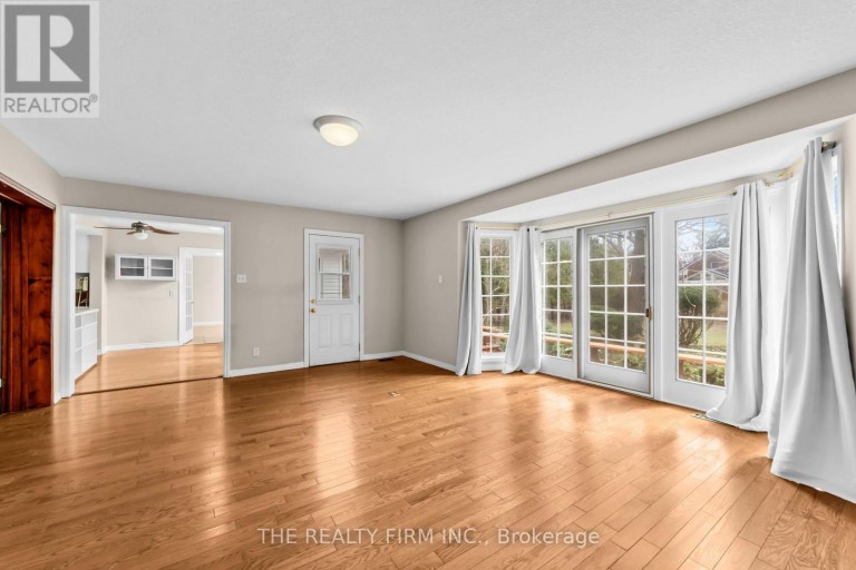 15 MAYFAIR DRIVE, London East (East B), Ontario, N6A2M7
