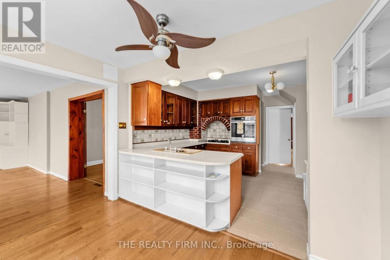 15 MAYFAIR DRIVE, London East (East B), Ontario, N6A2M7