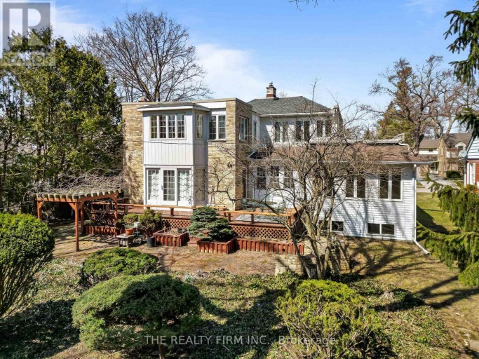 15 MAYFAIR DRIVE, London East (East B), Ontario, N6A2M7
