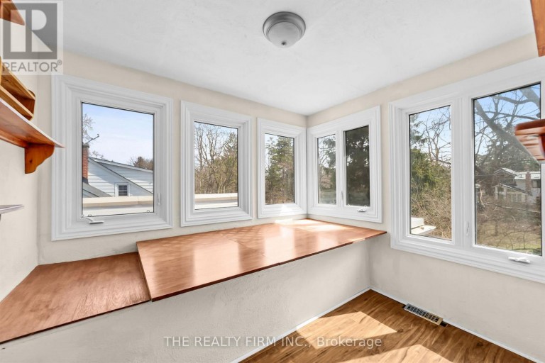 15 MAYFAIR DRIVE, London East (East B), Ontario, N6A2M7