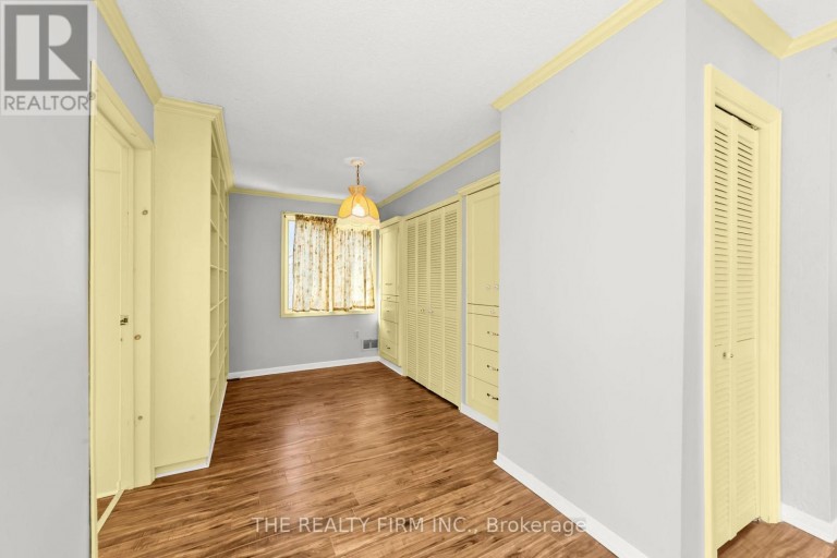 15 MAYFAIR DRIVE, London East (East B), Ontario, N6A2M7