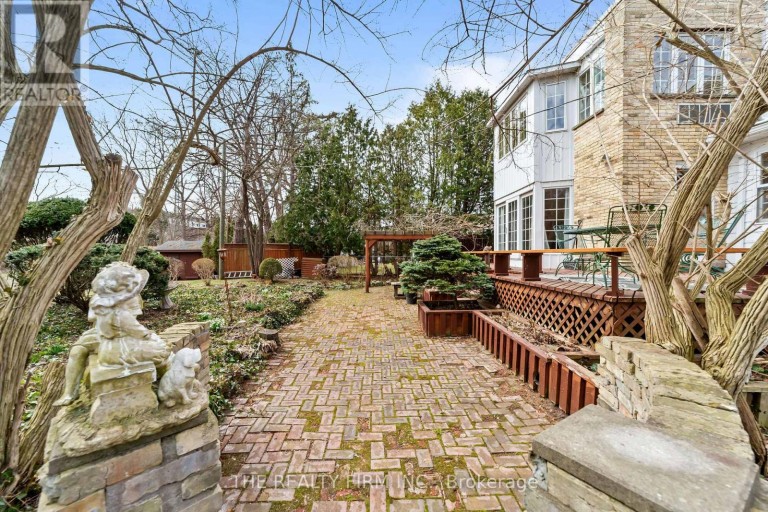 15 MAYFAIR DRIVE, London East (East B), Ontario, N6A2M7