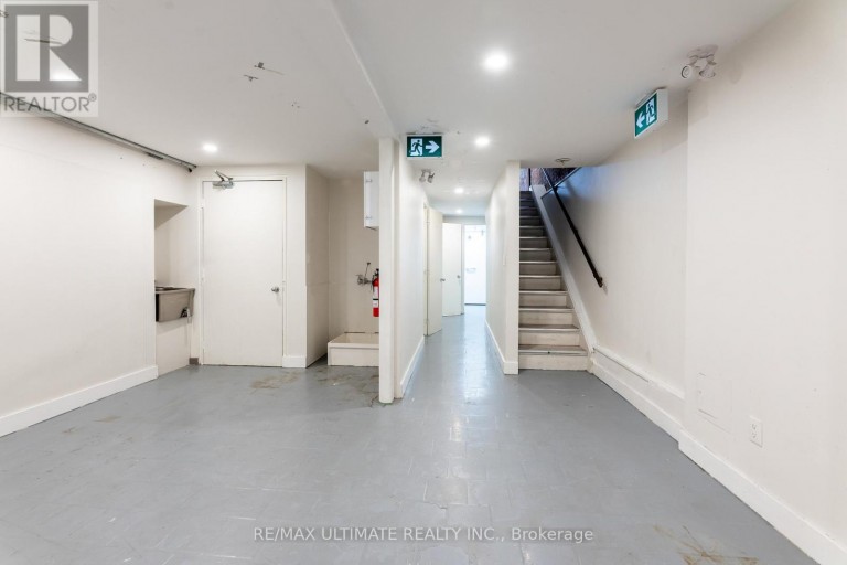 1164 QUEEN STREET W, Toronto (Little Portugal), Ontario, M6J1J5
