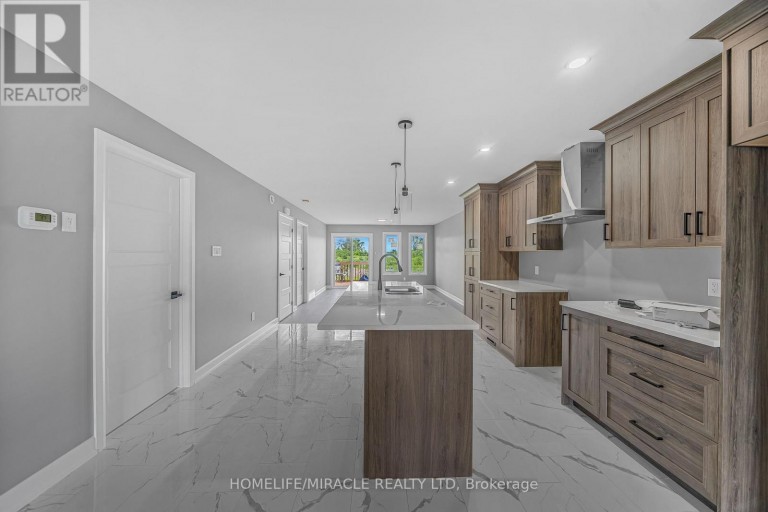 MAIN - 21 PORTLAND DRIVE, Cornwall, Ontario, K6H0J4