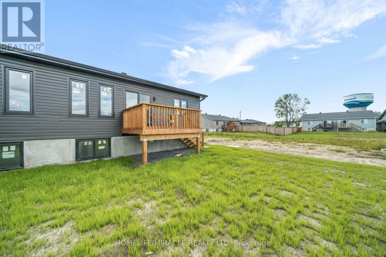 MAIN - 21 PORTLAND DRIVE, Cornwall, Ontario, K6H0J4