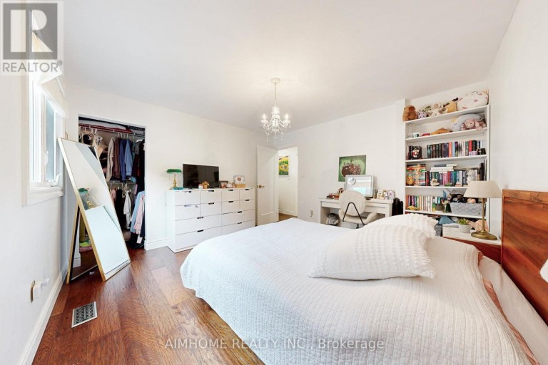 23 HILDEGARD DRIVE, Hamilton (Vincent), Ontario, L8K5S1