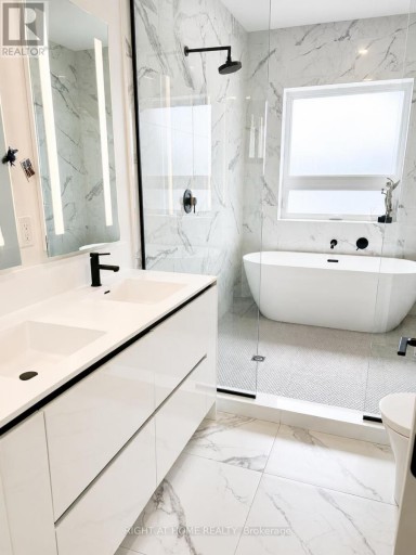 3 - 10 LOU PARSONS WAY, Mississauga (Port Credit), Ontario, L5H0B2