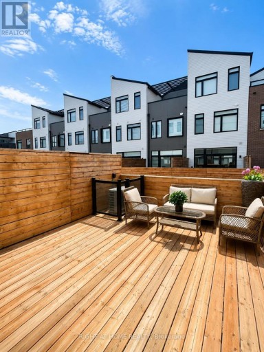 3 - 10 LOU PARSONS WAY, Mississauga (Port Credit), Ontario, L5H0B2