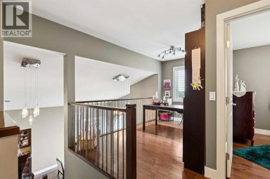 41 Sidon Crescent SW Calgary Alberta photo 27